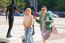 Министър Десислава Танева е посетила фермерският базар в Габрово