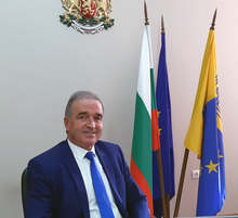 Стадион "Шипка" в Асеновград се сдоби с 850 нови седалки