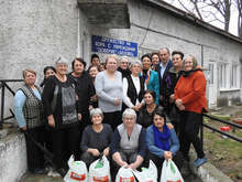 Възрастни и хора с увреждания в община Кубрат получиха хранителни продукти за Коледа