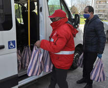 Община Търговище продължава безплатната услуга за доставка на храна и медикаменти на карантинирани и възрастни хора