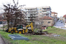 Работи се по отводняването на улица в Хасково