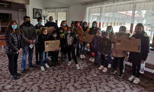 Фонд "Детство" дари 22 лаптопа на деца от социално слаби семейства от Антоновско