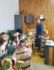 Коледарчета поздравиха ръководството на община Исперих