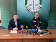 Районната прокуратура в Бургас повдигна обвинения на четирима души за трафик на мигранти