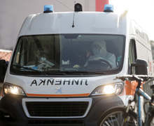 Екипите на Спешна помощ в Русе са претоварени от сигнали за пациенти с коронавирус, заяви директорът на ЦСМП в Русе д-р Иванка Маринова