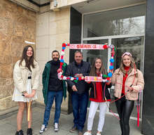 Доброволци от БМЧК в Ловешка област дариха гражданите с валентинки