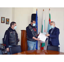 Рокери от мотоклуб "Монтана 1998" дариха маски на община Монтана