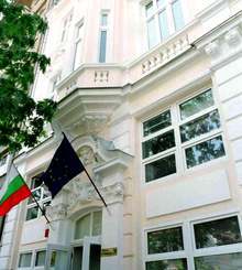 Две области вече са в жълта зона по заболеваемост от COVID-19 на двуседмична база, седем области остават в тъмночервена зона