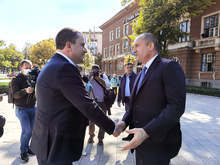 Българските граждани са защитени от повишаване на цените на тока до Нова година, според Румен Радев