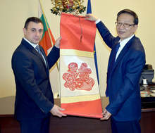 Делегация от китайската провинция  Хъбей  гостува в Перник