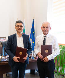 Медицинският университет в Плевен подписа договор за партньорство с Езиковата гимназия в града