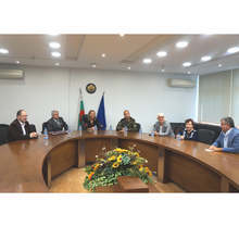 Съюзът на ветераните от войните в България връчи медали "75 години от победата над фашизма" на лица, помагали на сдружението през годините