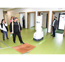 Робот с UV-C лъчи се включва в борбата на лекарите от МБАЛ "Свети Мина" срещу вирусите