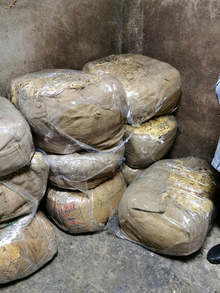 Полицията откри тайник в  къща с контрабанден тютюн