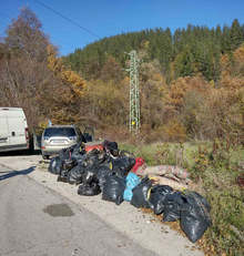 Над един тон отпадъци от река Треклянска бяха събрани от доброволци