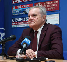 Законовите промени в закона за МВР трябва да бъдат оттеглени незабавно, заяви в Плевен Румен Петков, председател на ПП АБВ