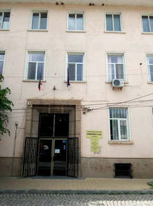 Полицаят, ограбил казино в Перник, остава в ареста