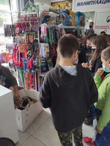 Ветеринарни лекари запознаха деца от разградско училище със своята професия