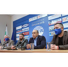 Пожарът в гараж в Червен бряг е посегателство върху кандидат на "Републиканци за България", бе заявено на пресконференция