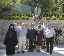 Паметникът на Момчил Юнак се издига на мястото, от където са минали неговите героични войници, според проф. Овчаров
