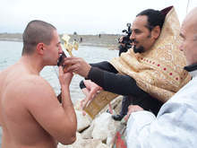 Ритуали по освещаване на българските бойни знамена и по изваждане на богоявленския кръст се състояха в Шумен