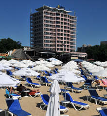 През това лято печалби реализираха само малките хотели, според експерт