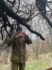 Хранилки за зимуващите птици поставиха в Природен парк "Сините камъни"