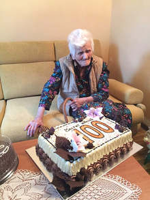 Столетница от ломското село Замфир получи поздравления от общината и кметството в селото