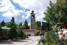 От 700-годишно дърво е създаден кръстът на камбанарията на храма в Банско