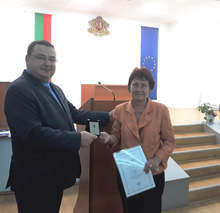 Кметът на Свищов Генчо Генчев отличи общински служители за високия им професионализъм