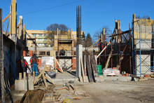 В пожарната служба в Генерал Тошево се изграждат нови гаражни клетки за автомобилите и се въвеждат  енергийни мерки