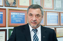 Валери Симеонов призовава за незабавно затварянена училищата в цялата страна