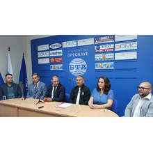 Искаме младите хора да остават в Плевен, да отглеждат деца и да развиват своя град и страната, заявиха от партия "Възраждане"