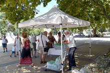 Столичната община раздава минерална вода заради горещото време