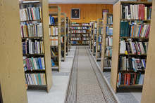 Регионалната библиотека във Враца подарява читателски карти по повод Деня на будителите