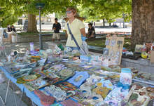 Местни майстори представят произведенията си в улица на занаятите в Троян