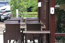 Кризисният щаб в Благоевград взе решение да удължи работното време на заведенията