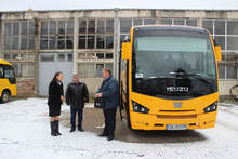 Нов училищен автобус ще превозва учениците до гимназията по ветеринарна медицина и земеделие в Лозница