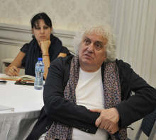 Представителите на властта, за да бъдат отразявани според етиката на журналистическата професия, трябва да бъдат поставяни в ситуация на дискомфорт, смята Георги