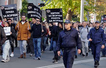 Стотици протестират в Бургас срещу зелените сертификати