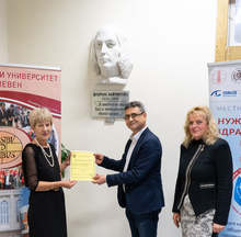 Скулптурна фигура на Флорънс Найтингейл бе дарена днес на Медицинския университет в Плевен