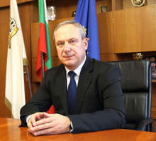 Нека се фокусираме върху всичко позитивно, призова в коледното си обръщение кметът на Търговище