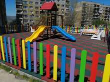 Готови са три нови детски площадки в Радомир