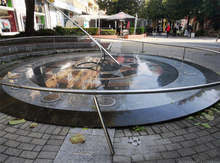 Злосторници са повредили за пореден път слънчевия часовник в Хасково