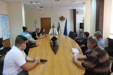 Десет безработни започнаха работа в администрацията в Разград