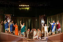 Оперетата "Хубавата Елена" от Жак Офенбах  ще бъде представена на фестивала "Сцена на вековете"