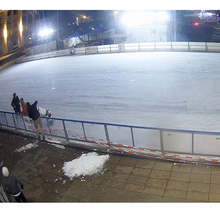 Младежи са откраднали скъпо съоръжение от ледената пързалка в Бургас