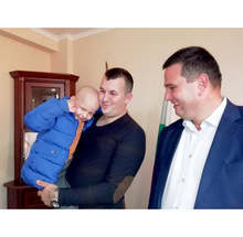 Благотворителна кампания събра 26 000 лева за лечението на две деца от Кърджали с тежки заболявания