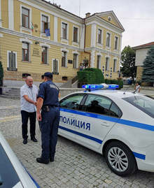 Полицията в Котел получи два нови автомобила