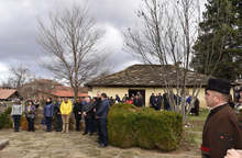 С гражданско поклонение бе почетена паметта на Васил Левски по повод 147 години от залавянето му